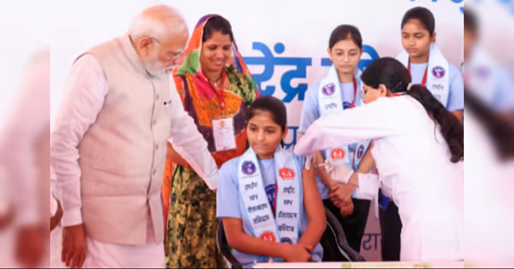 Health workers promoting HPV vaccination awareness among girls in rural Maharashtra