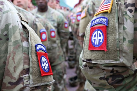 Pentagon building and US troops amid speculation of possible Iran ground operation